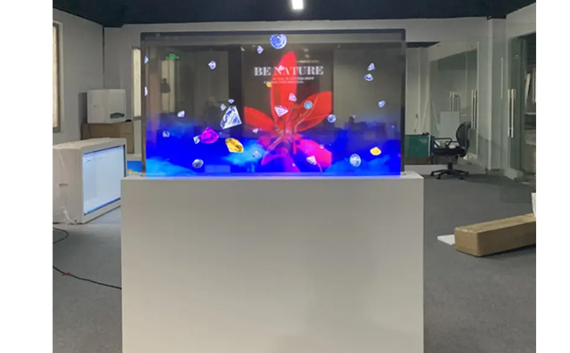 透明广告机有何特点？它可以互动和远程控制吗？